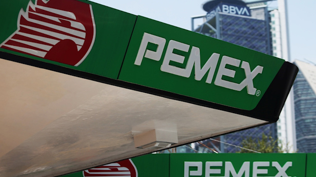 S&P recorta calificación crediticia de Pemex y se acerca al grado especulativo