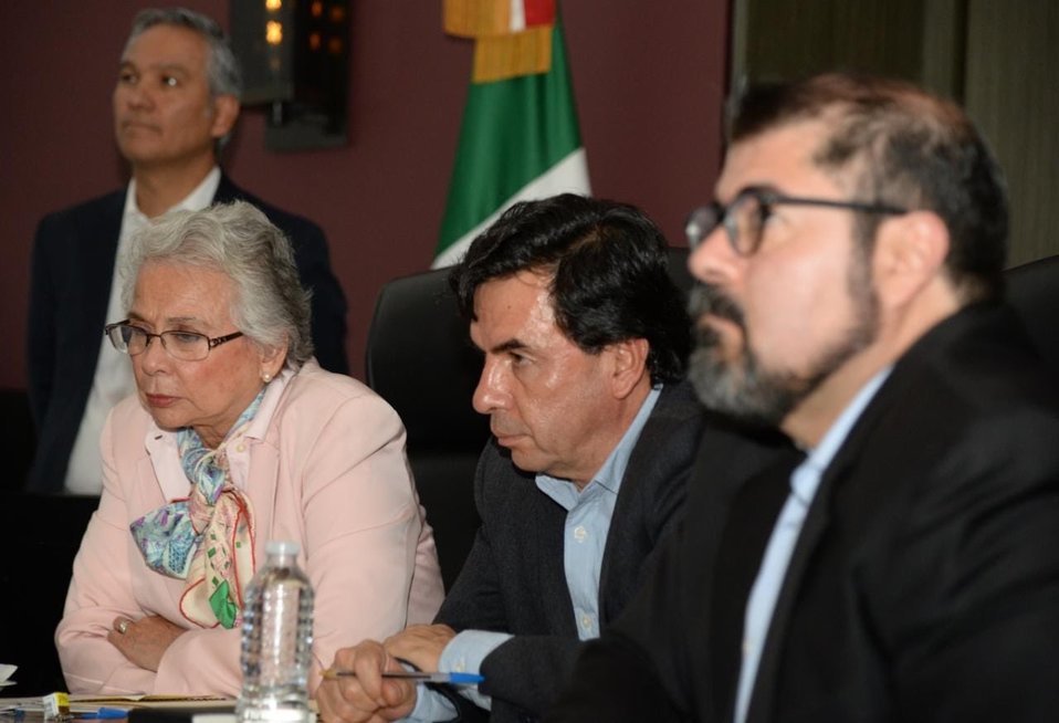 La secretaria de Gobernación, Olga Sánchez Cordero, junto con Jesús Ramírez Cuevas, en reunión virtual con la CIRT. (Twitter | @SEGOB_mx)