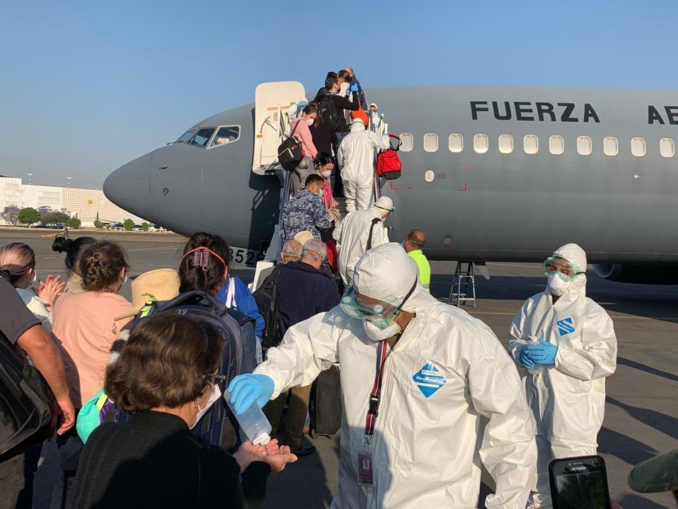 Retornan a mexicanos varados en Cuba por Covid-19. (Especial)