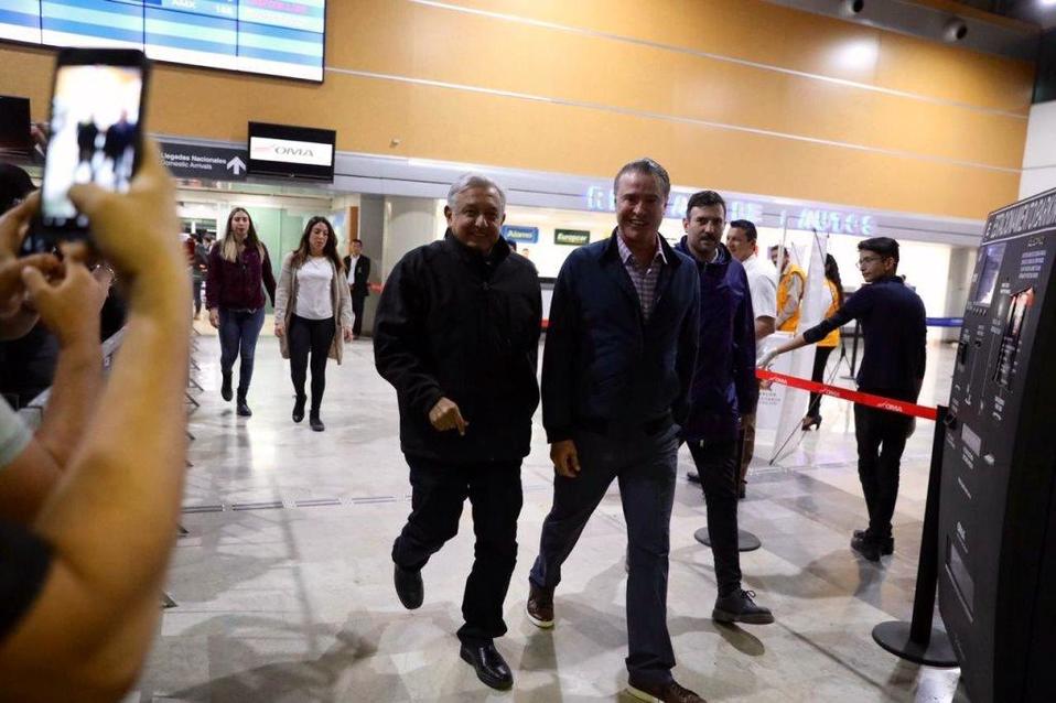 López Obrador y Quirino Ordaz, gobernador de Sinaloa. ( Twitter | @QuirinoOC)