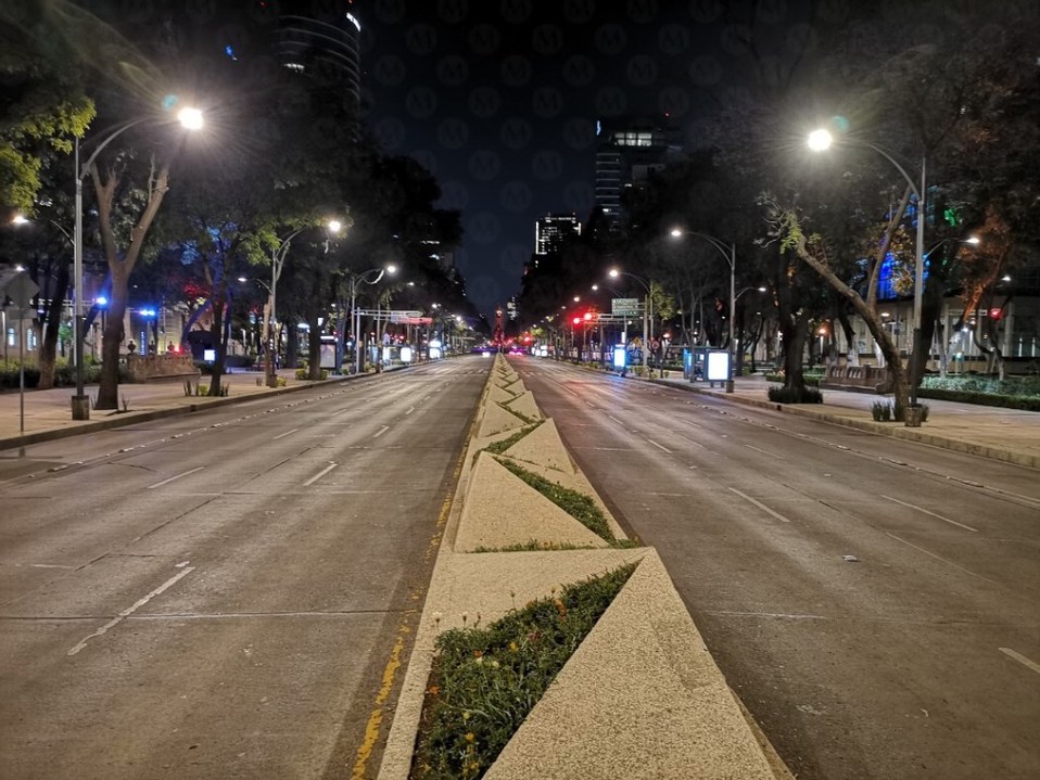 Paseo de la Reforma luce vacía tras la contingencia de Covid-19. (Jorge Becerril)