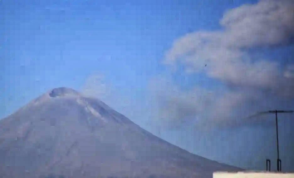 Permanece la actividad constante del volcán Popocatépetl. (Andrés Lobato)