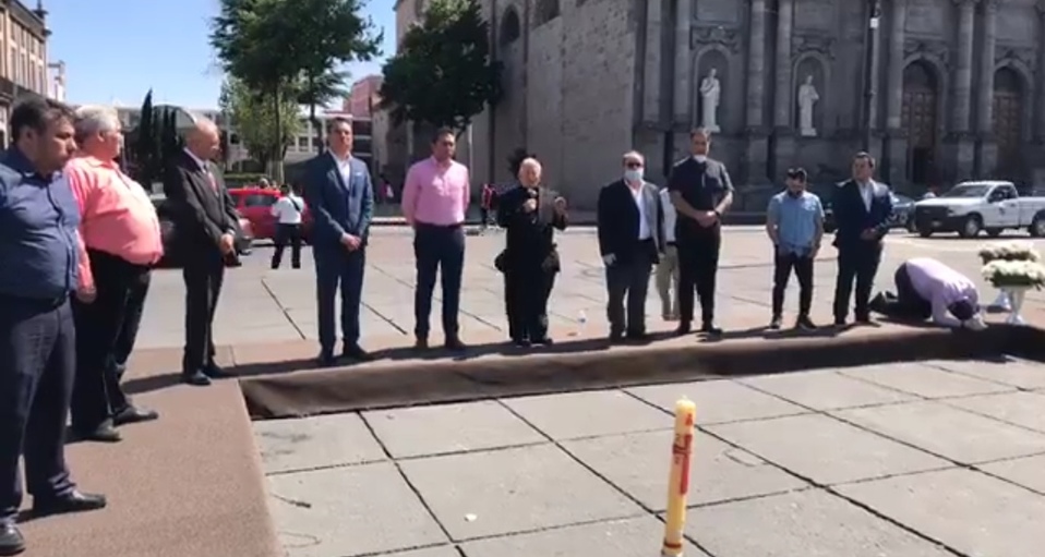 Se reunieron frente a la catedral de Toluca. (Especial)