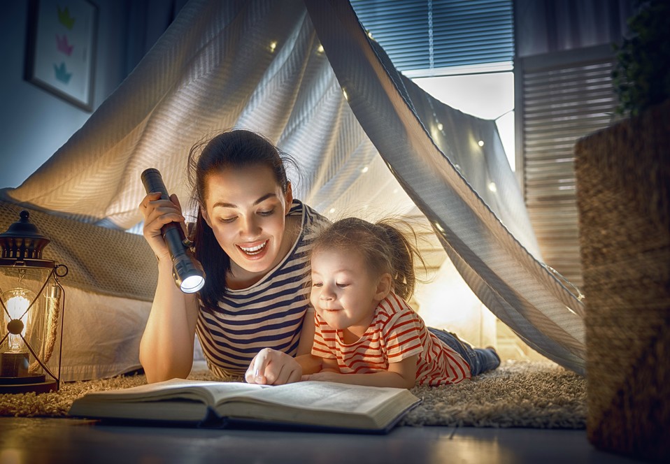 Actividades educativas para niños durante cuarentena por coronavirus (Shutterstock).