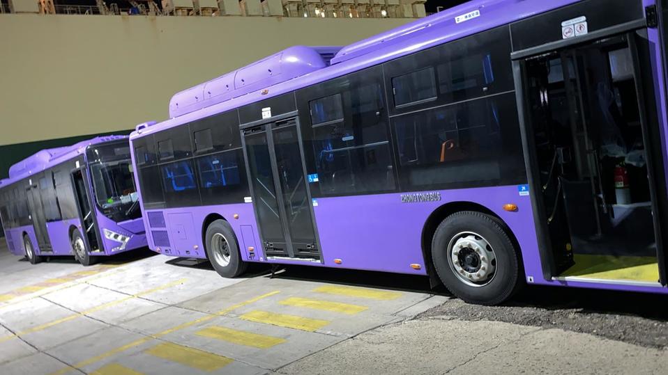 Al arribar las unidades, estas serán sanitizadas y equipadas con los validadores de Tarjeta Feria. (Especial)
