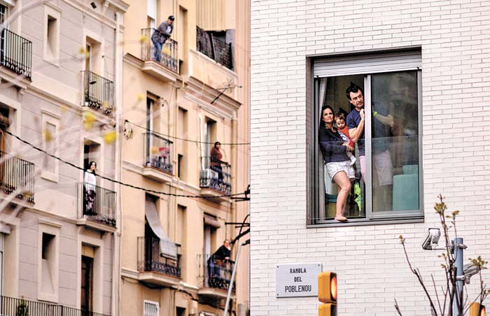 La distancia social en Barcelona. Emilio Morenatti/Ap