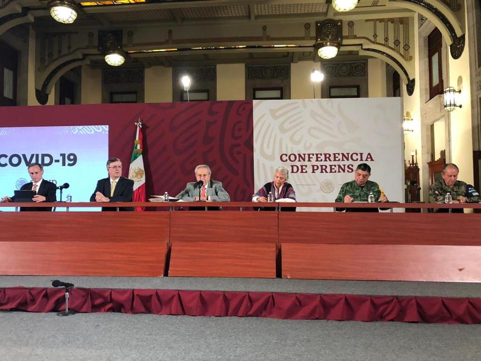 Hugo López-Gatell, Marcelo Ebrard, Jorge Alcocer, Olga Sánchez Cordero y Luis Cresencio Sandoval. (Blanca Valadez)