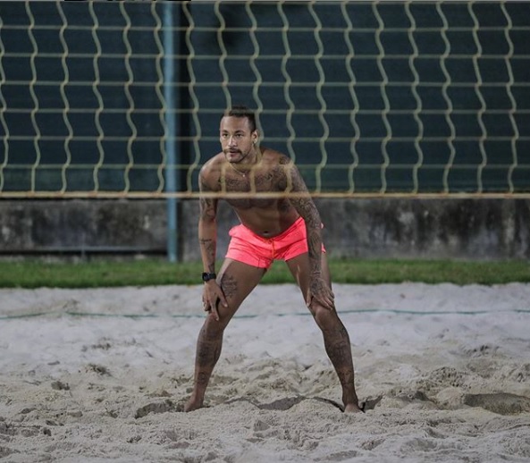 Neymar responde a críticas tras su polémica foto durante la cuarentena (Instagram @neymarjr)