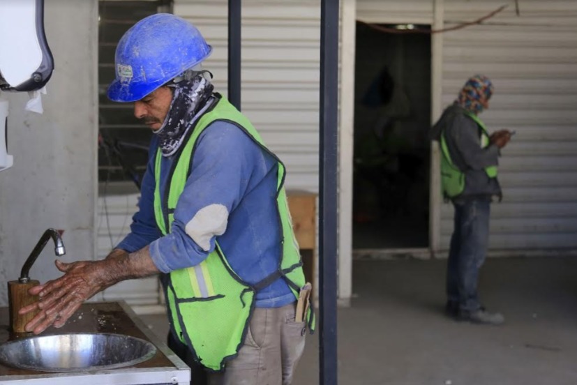 Nos resulta imposible trabajar desde la casa: constructores. (Andrés Lobato)