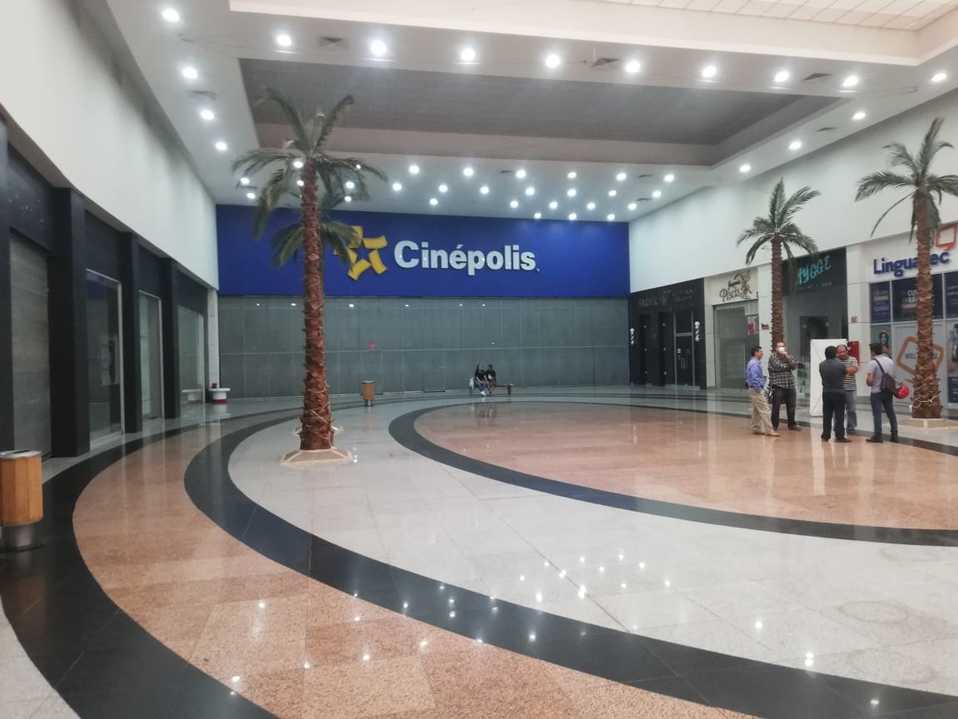 Cierran plazas, comercios y parques de León por contingencia. Foto: Uriel García