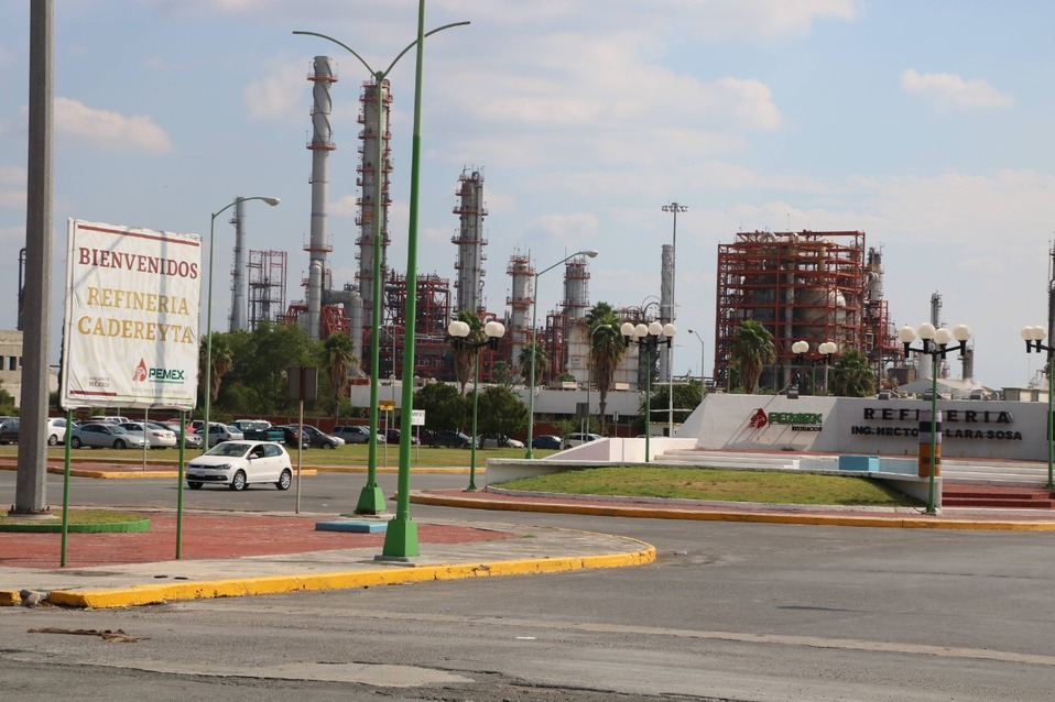 Refinería de Pemex en Cadereyta, Nuevo León. Foto: Leonel Rocha.