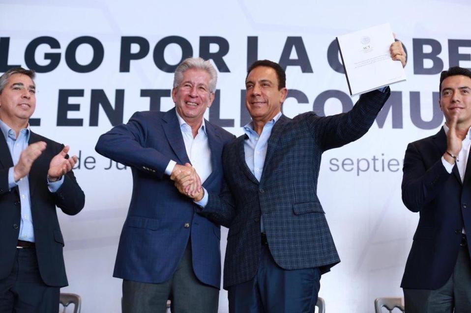 Gerardo Ruiz Esparza y Omar Fayad (Twitter | @gruizesp)