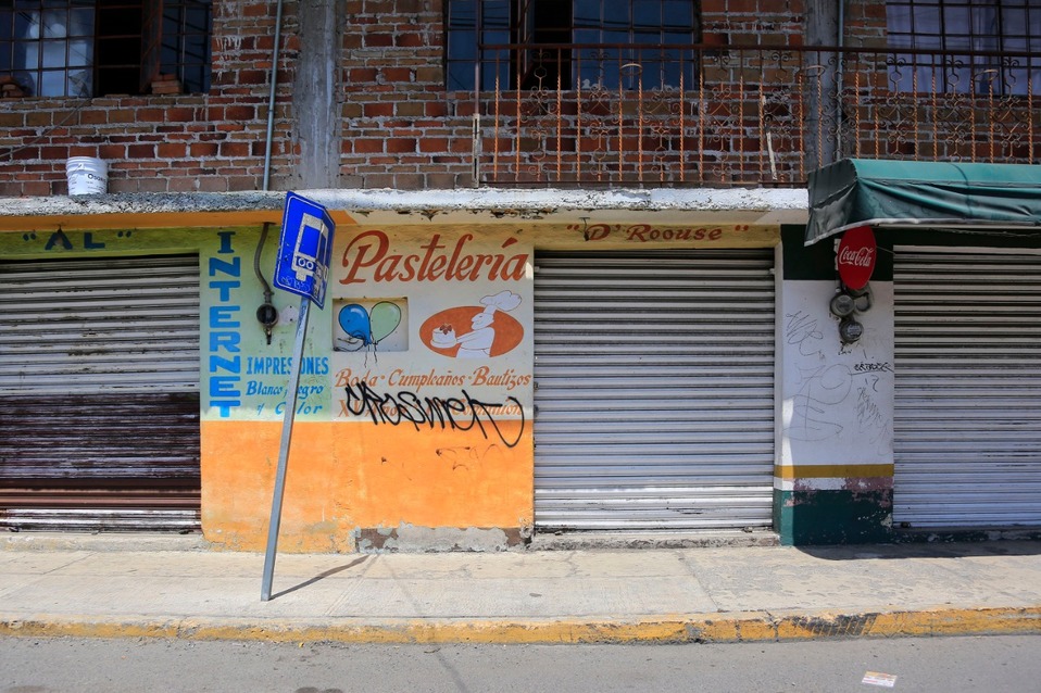 Los negocios que han cerrado, son restaurantes, librerías, cafeterías, tiendas de ropa, hoteles y comercios. (Andrés Lobato)