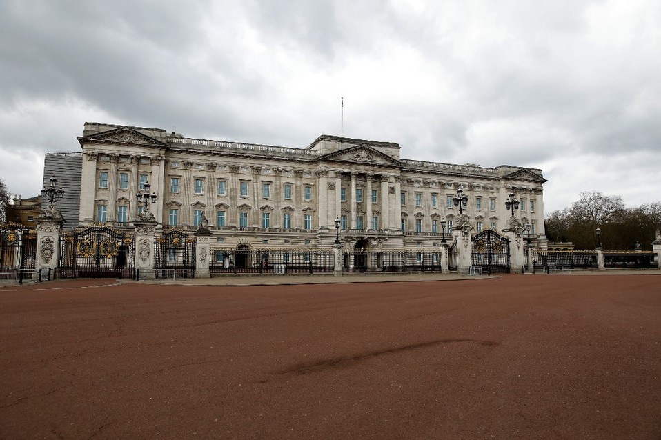 Inglaterra. El Palacio de Buckingham luce totalmente vacío por Covid-19. (AFP)