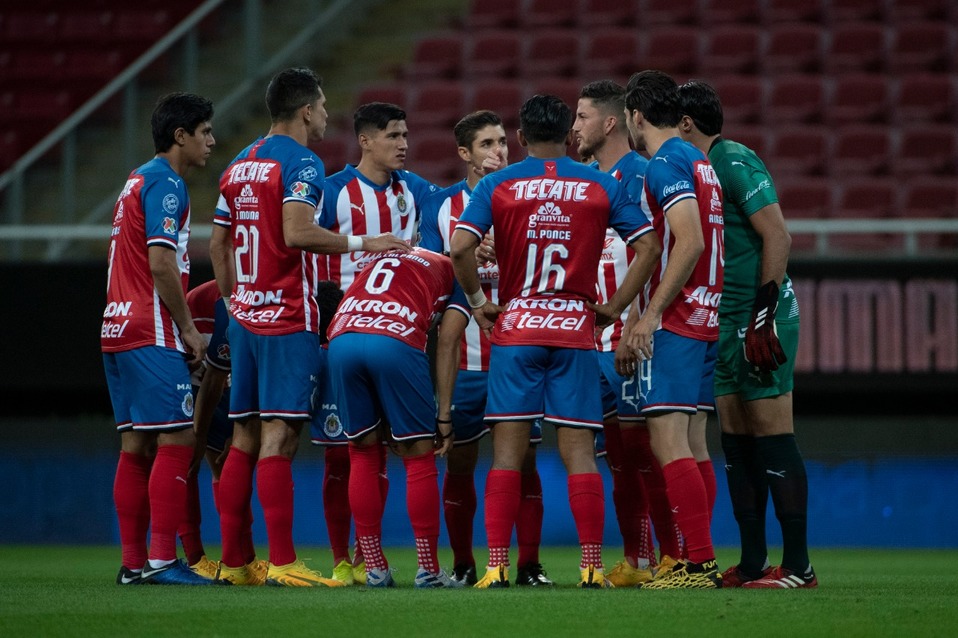 Chivas diferirá sueldos a jugadores por coronavirus (Imago 7)