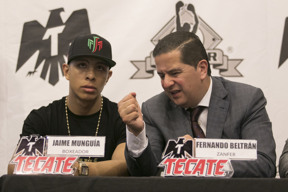 Jaime Munguia junto a Fernando Beltrán (Imago7)