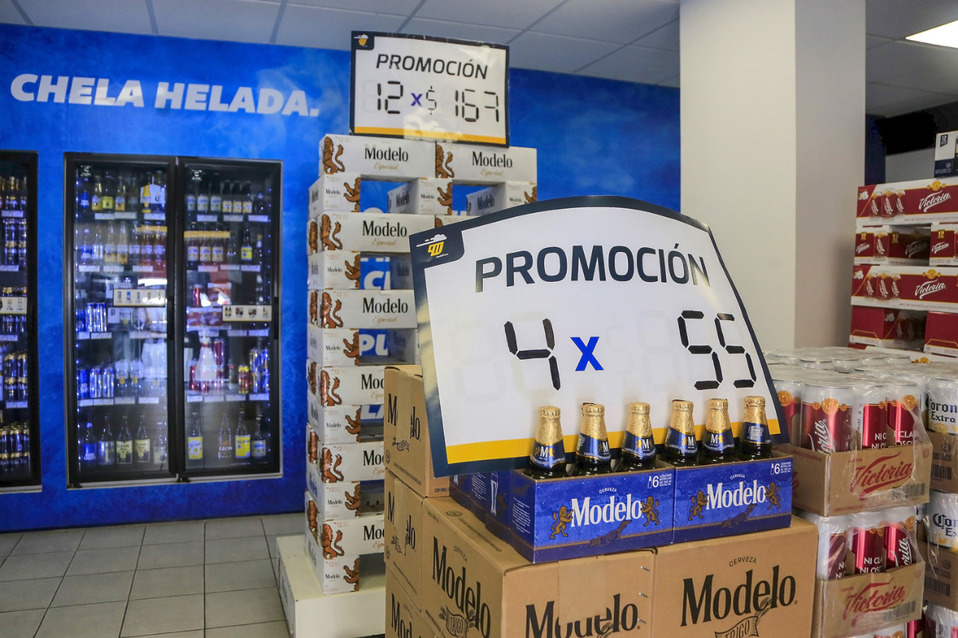 El mandatario rechazó que en la entidad se decrete alguna medida para que los poblanos dejen de consumir bebidas alcohólicas. (Andrés Lobato)