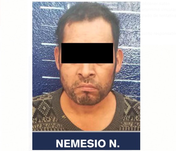 Nemesio N. tomó un machete y persiguió a las víctimas, sin embargo, fue detenido por policías municipales de Eloxochitlán. (Especial)