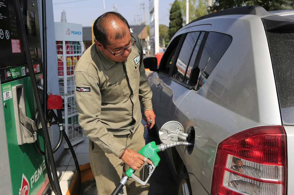 "Ahora noto más temor y precauciones. Te das cuenta por la forma en que te dan la llave para abrir el depósito de gasolina o el dinero." (Andrés Lobat