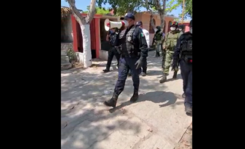 Policías continúan llamando a las personas a quedarse en sus casas. (Óscar Rodríguez)