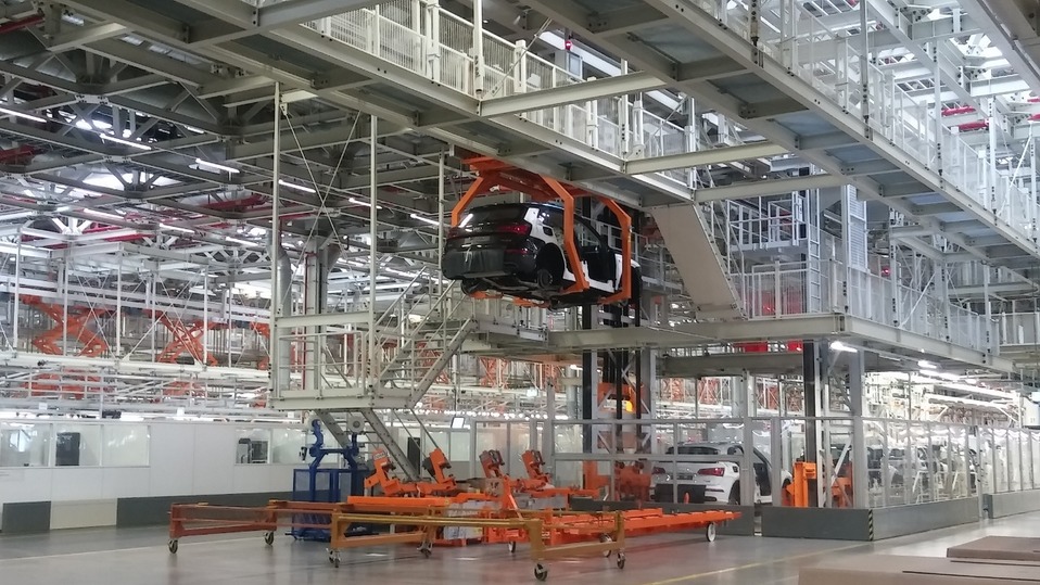 Cae producción de autos fabricados en Puebla. (Verónica López)