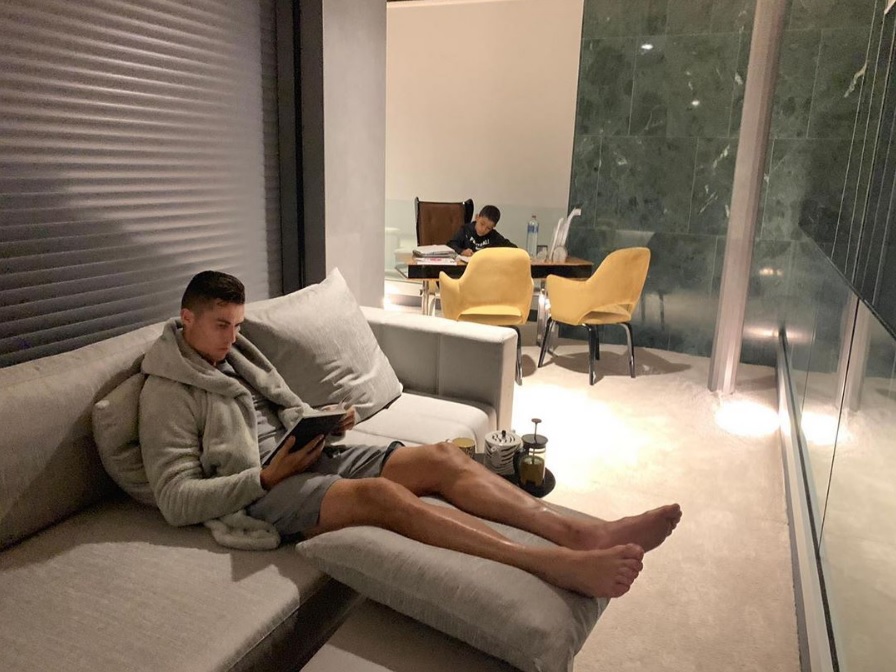 Cristiano Ronaldo en su casa (Instagram: Cristiano)