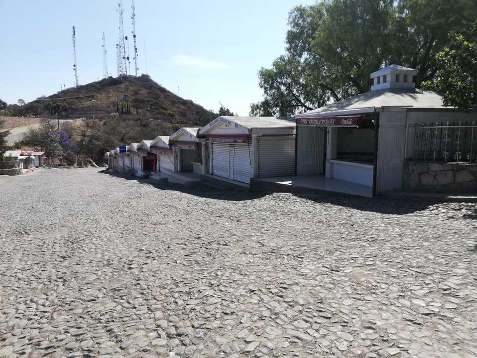 Los negocios de la zona ya cerraron sus puertas (Foto Juan Galván)