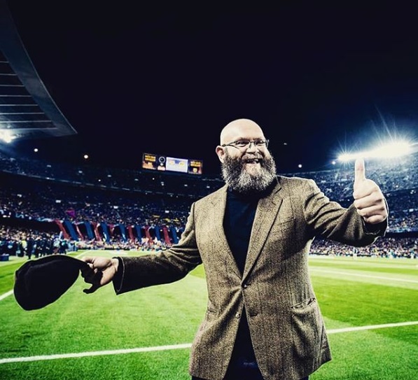 'Helsinki', personaje de "La casa de papel", en el Camp Nou (Instagram @darkoperich)