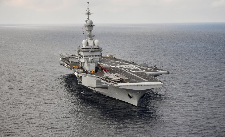 El Charles de Gaulle se encontraba en una misión en el Océano Atlántico. (AP)