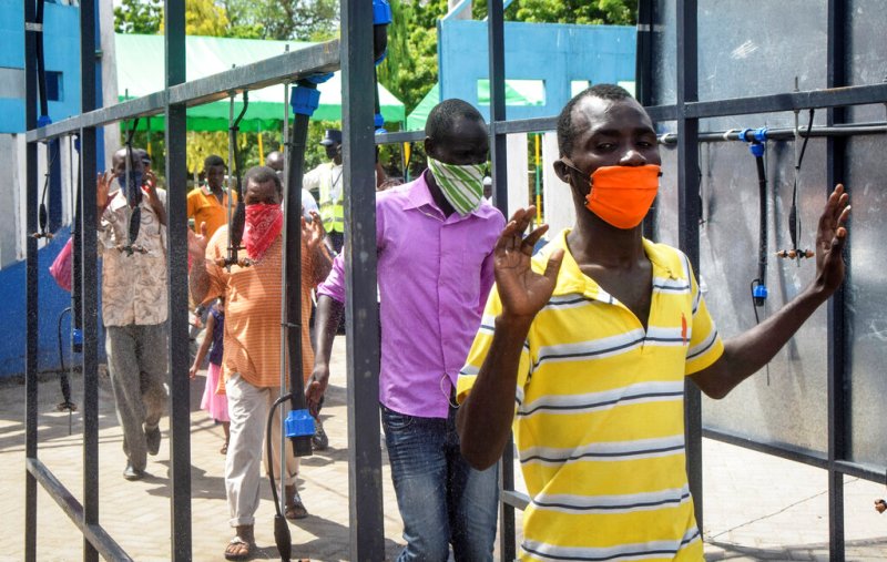 La pandemia mantiene en cuarentena a millones de personas en el mundo. (AP)