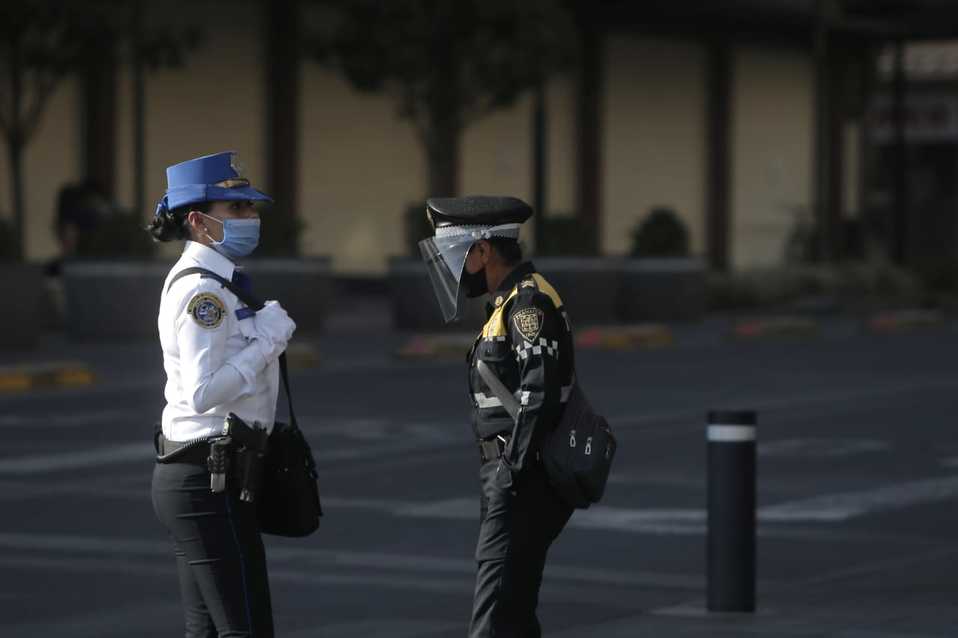Policías Auxiliares y de Tránsito fueron equipados para no contagiarse de covid-19./ Ariana Pérez