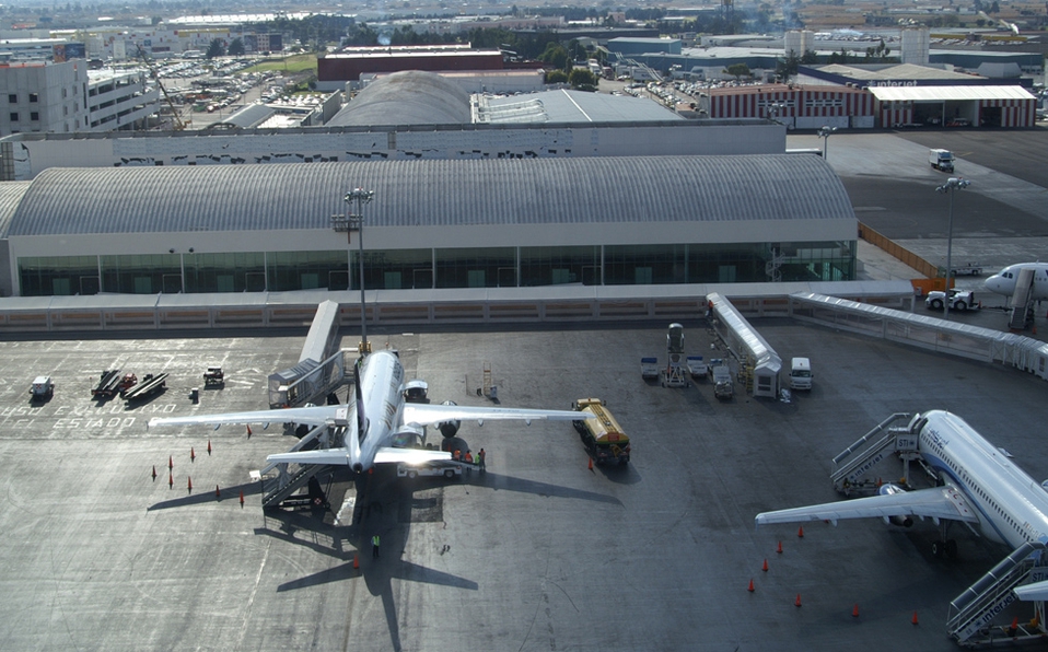 Viva Aerobus solo mantiene su vuelo a Monterrey. (Especial)