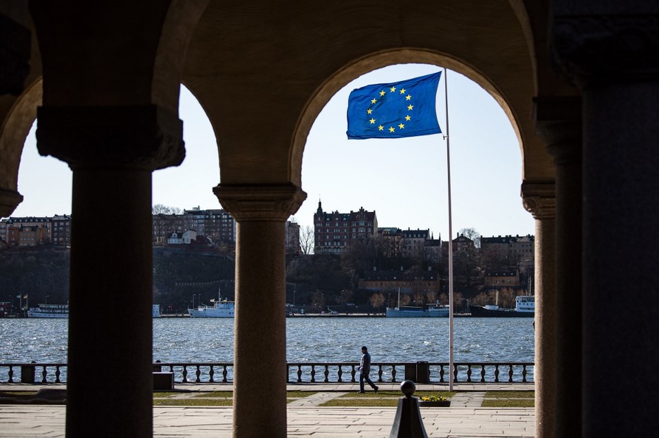 La bandera de la Unión europea ondeando en Suecia. (AFP)