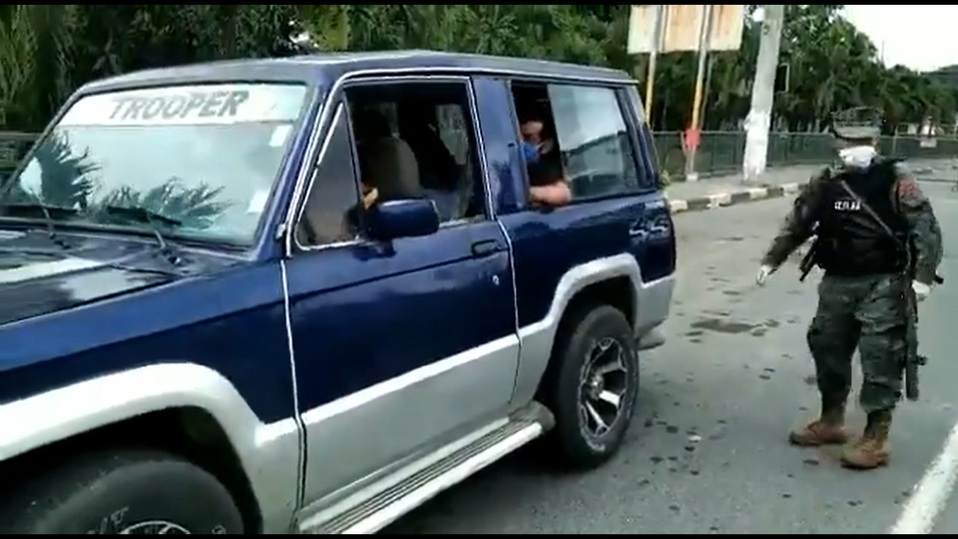 Una familia hizo pasar a un hombre para poder enterrarlo en Ecuador (Captura de pantalla)