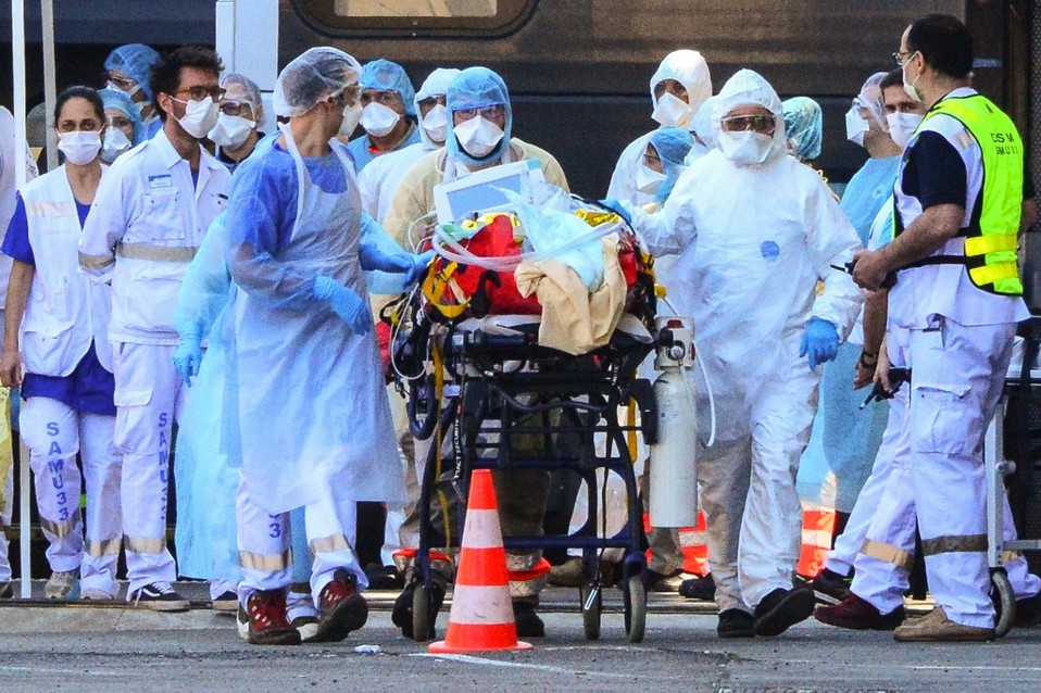 Los hospitales y asilos de ancianos son los mayores focos de infección para el coronavirus. (AFP)