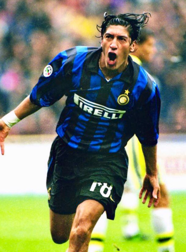 Iván Zamorano en el Inter de Milán (Twitter @bambam9)
