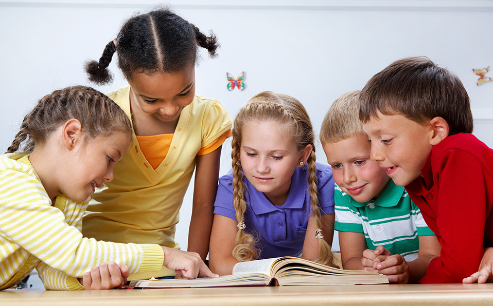 Niñas y niños podrán interacturar con los Objetivos de Desarrollo Sostenible por medio de la lectura. (Foto Pressfoto, Freepik)