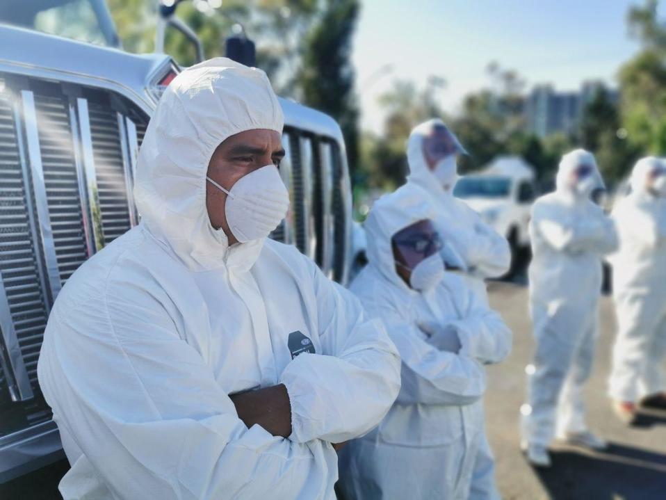 Desinfectan calles de Ávaro Obregón en CdMx por coronavirus.