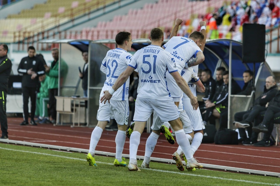 Liga de Bielorrusia (Twitter: @dynamobrest)