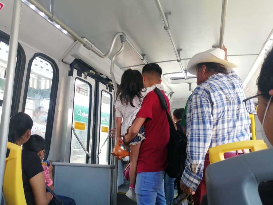 En transporte público de León siguen sin respetar medidas preventivas