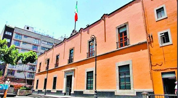 El viejo edificio de la calle Xicoténcatl 9, en el Centro Histórico, sirvió para atender a enfermos de cólera. (Especial)