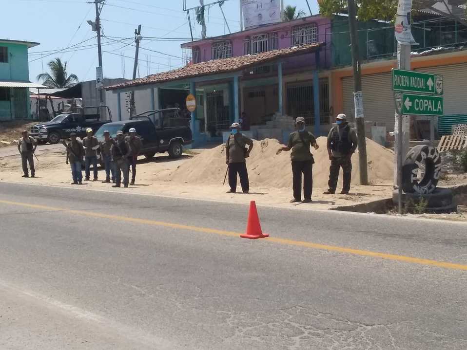 Los accesos fueron cerrados por autoridades locales, estatales y federales. (Javier Trujillo)