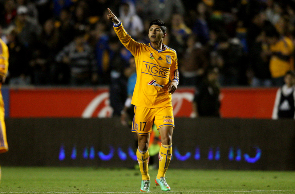 Alan Pulido con Tigres en el Clausura 2014 (Imago7)