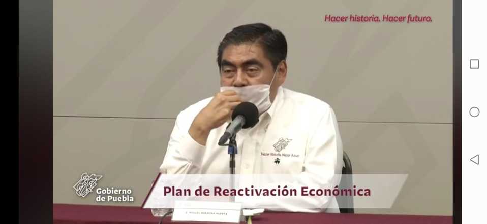 Miguel Barbosa en la rueda de prensa virtual. (Especial)
