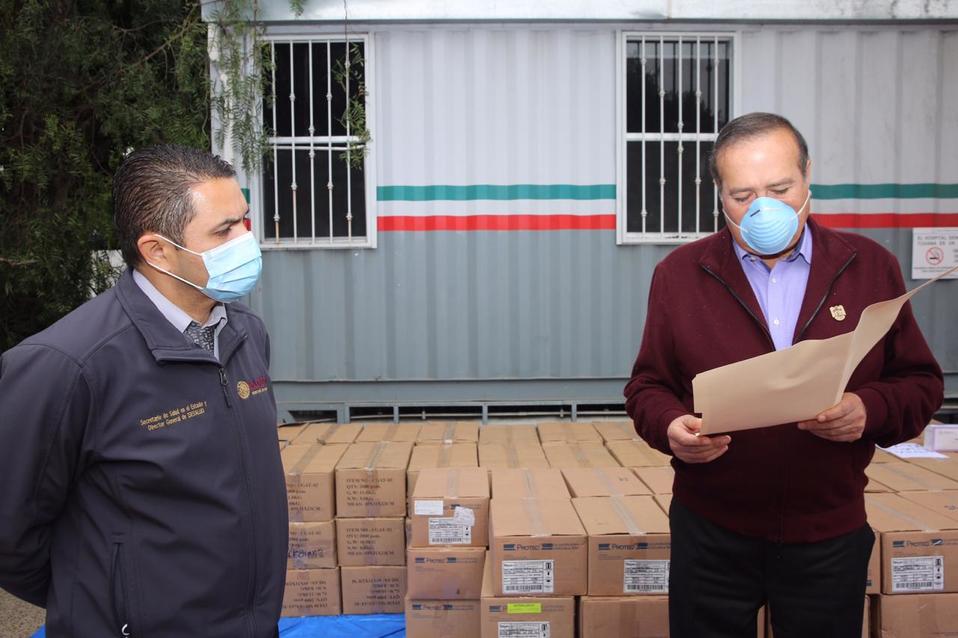 Alcalde de Tijuana donó productos médicos.