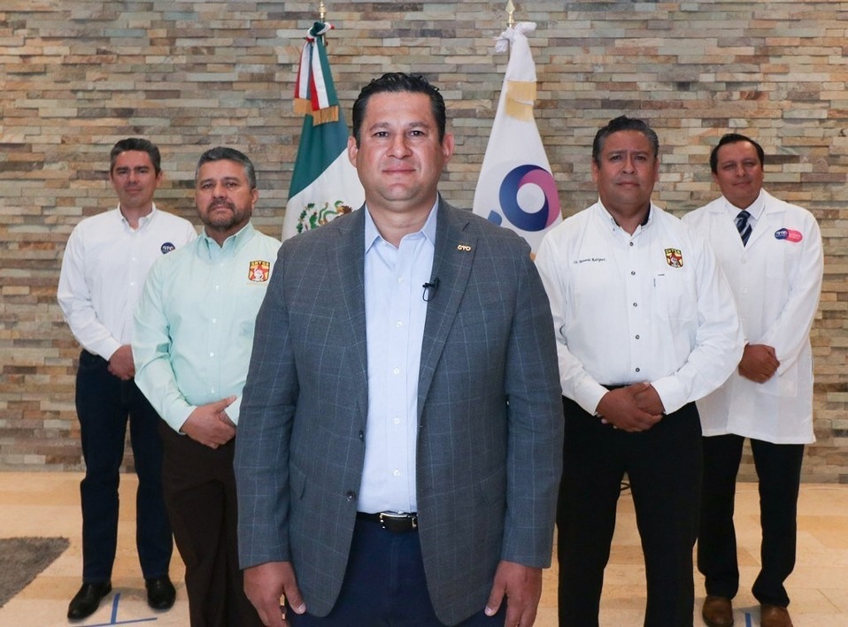 Anuncia Gobernador un fondo económico para trabajadores de la Salud