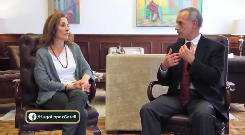 Beatriz Gutiérrez Müller y Hugo López-Gatell. (Captura)