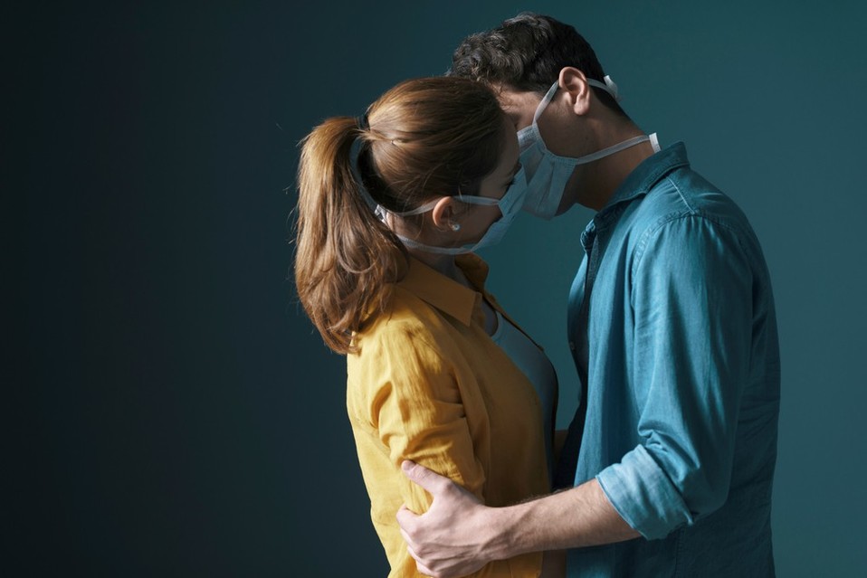 Día Internacional del beso en tiempos del coronavirus (Shutterstock).
