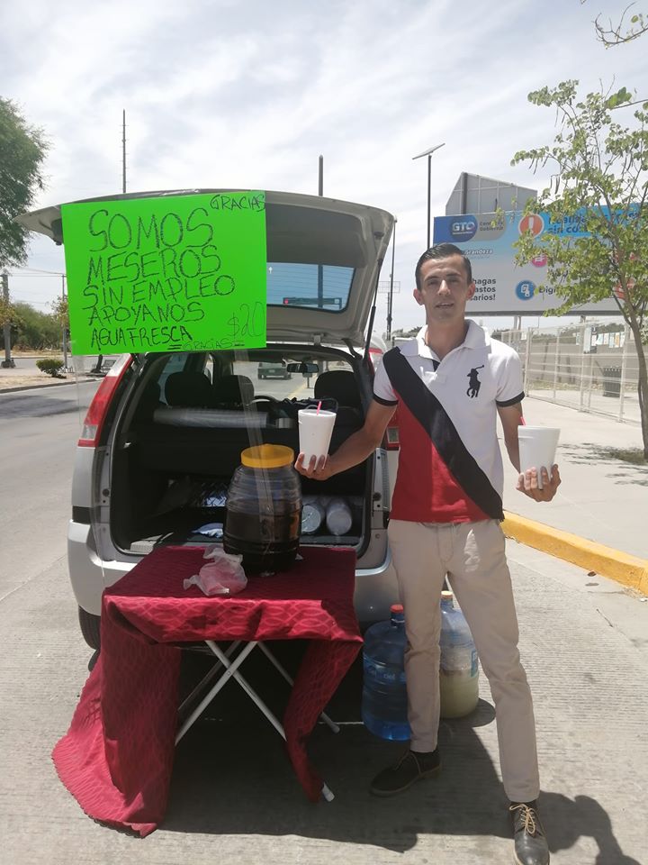 Estaban en el bulevar la Luz vendiendo aguas frescas