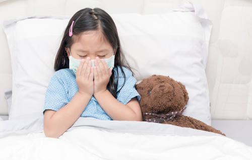 Los niños son un foco de contagio para los adultos. (Shutterstock)